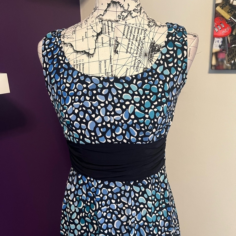 7 for $30 Perceptions Sleeveless Summer Dress - Picture 2 of 9